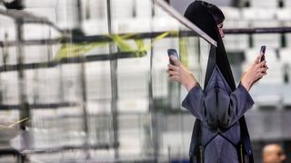 مداهمات أقل وحظر أكبر.. إيران تواصل "القمع الصامت"