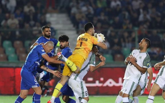 استقلال ۰-۳ ذوبآهن؛ تکمیل روند فاجعهبار آبیها، هواداران هم رقیب را تشویق کردند