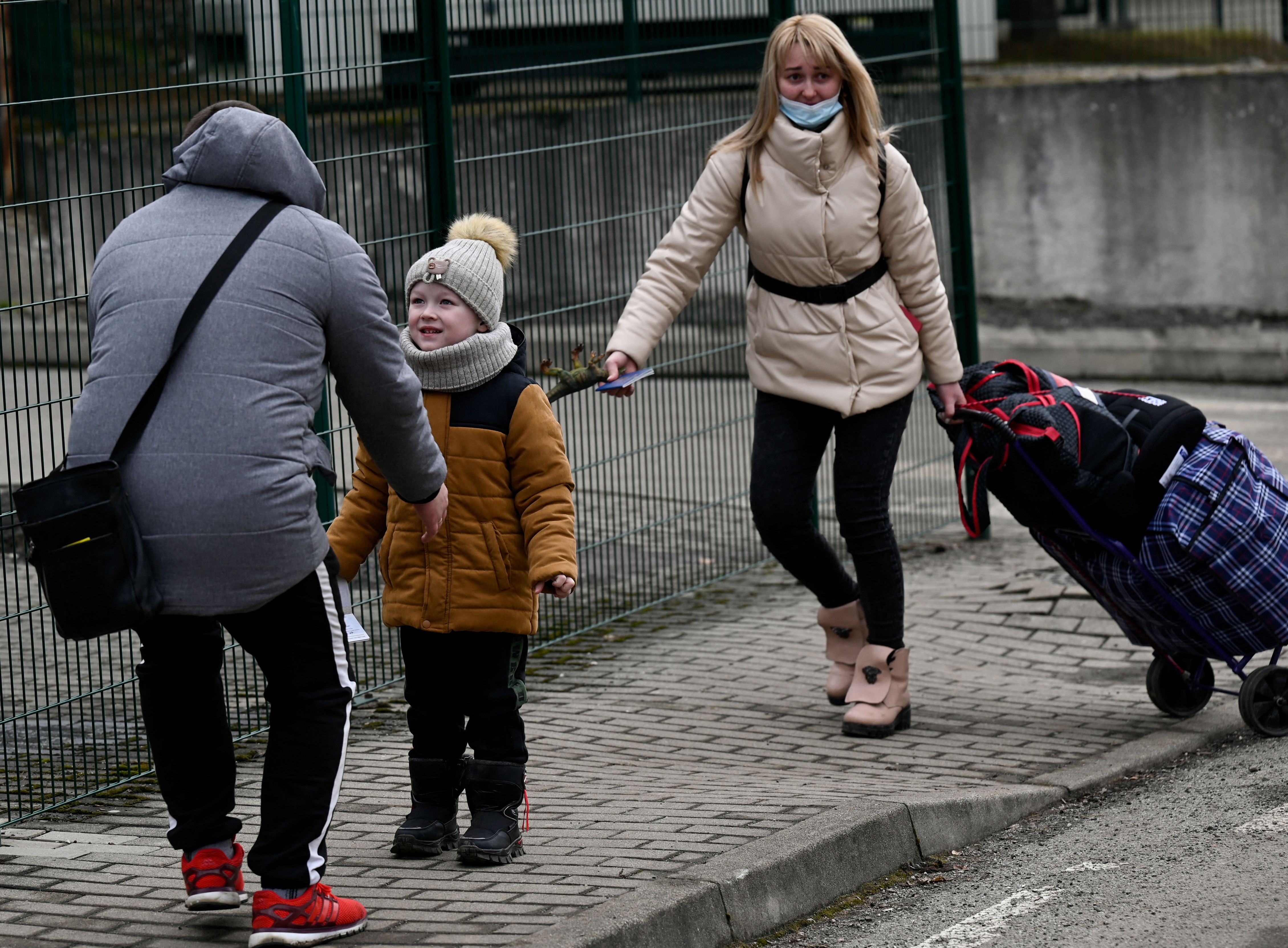 Ukrainians fleeing the Russian onslaught. February 25, 2022