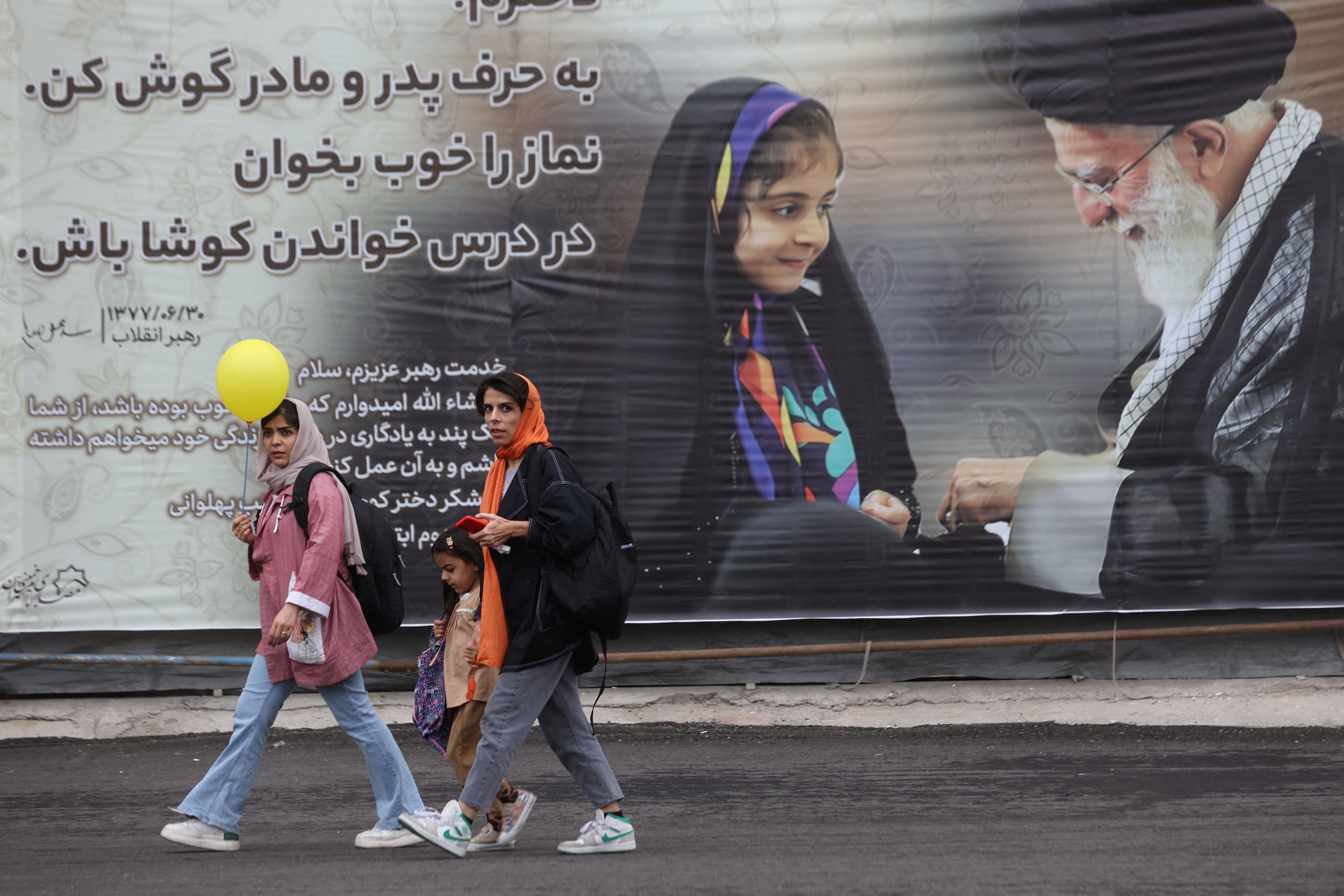 تعطیلی روزهای شنبه در مجلس ایران تصویب شد