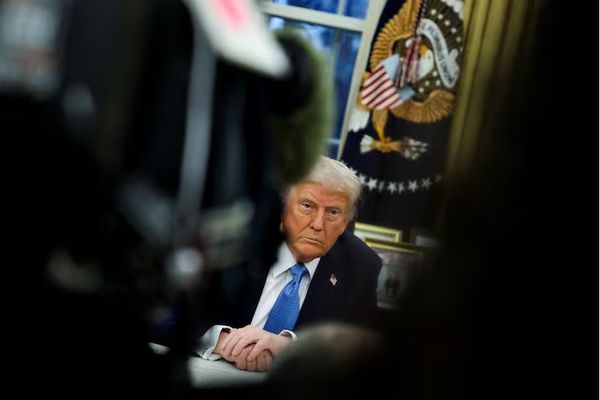 Tehran political figures urge president to engage with Trump