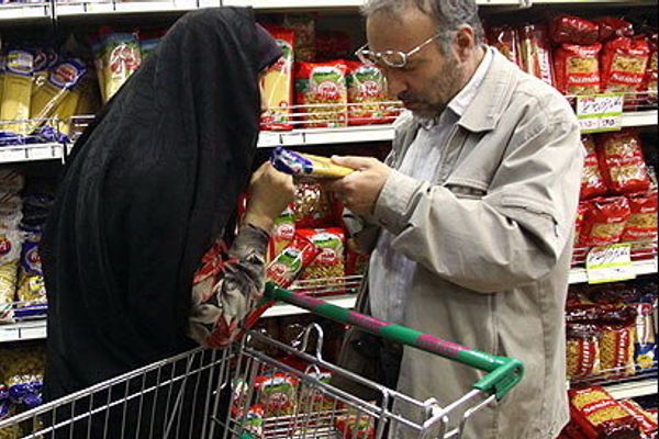 وزير العمل الإيراني يدعو إلى إعادة نظام "الكوبونات" على غرار فترة الحرب العراقية-الإيرانية