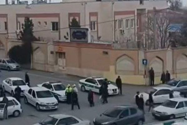 نهادهای امنیتی آرامستان اراک را تعطیل کردند