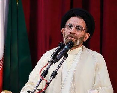 نماینده خامنهای در لرستان: رعایت نکردن حجاب حتی در حد بیرون بودن چند تار مو حرام است