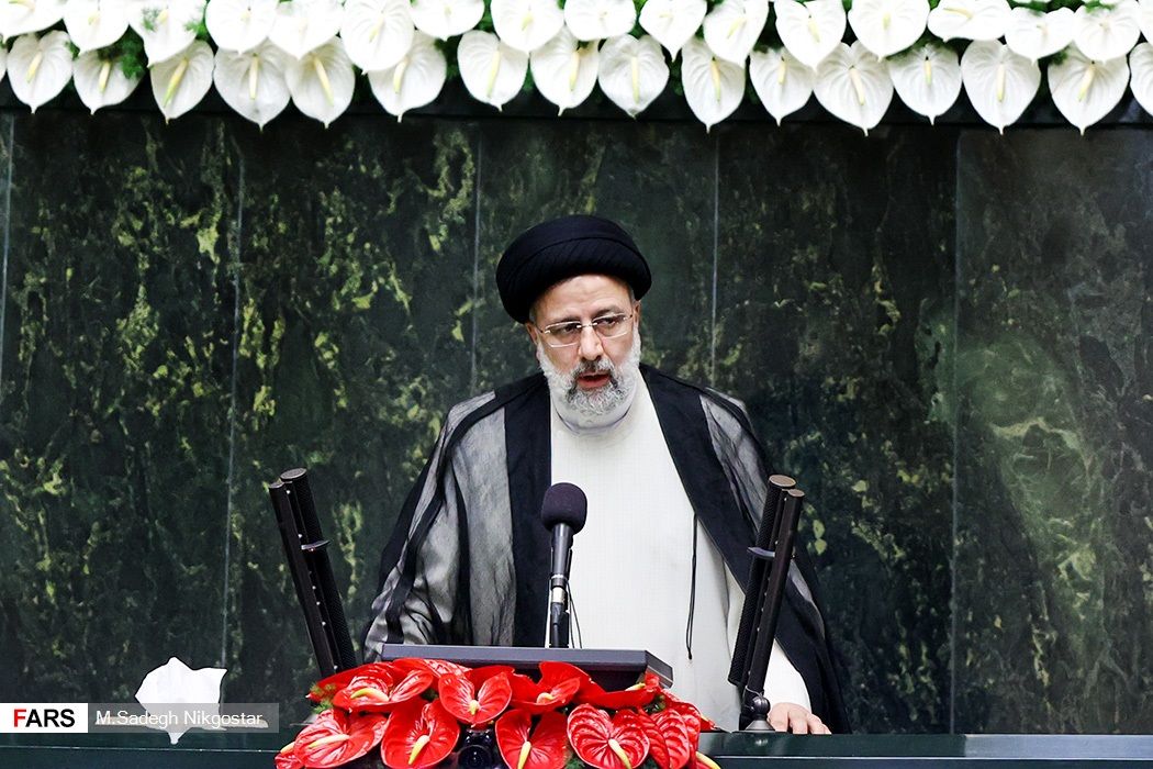 Conservative Figures Warn Raisi About Losing Public Trust  