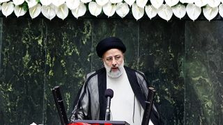 Conservative Figures Warn Raisi About Losing Public Trust