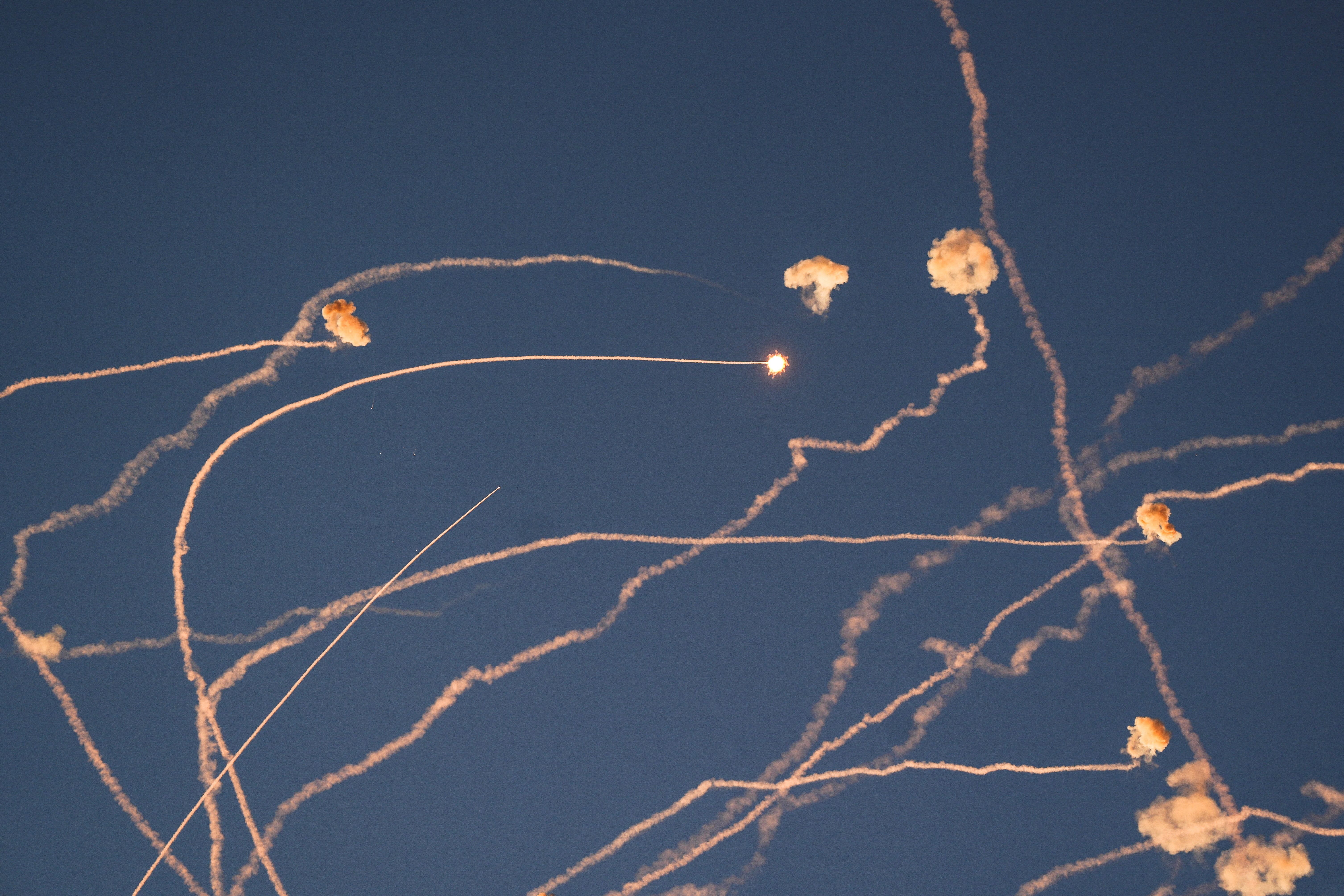 رهگیری راکت‌های شلیک شده از لبنان به سوی شمال اسرائیل، مرز اسرائیل و لبنان، هفتم تیر