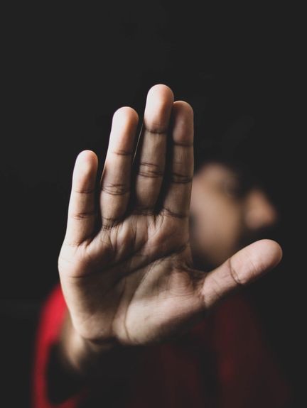 عضو انجمن ایرانی مطالعات زنان: ۷۷ درصد زنان ایرانی، خشونت در ایام قرنطینه را تجربه کردند