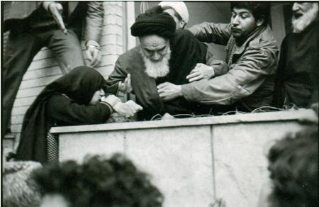 نائب الرئيس الإيراني: الخميني لم يلجأ للعنف لإنجاح الثورة