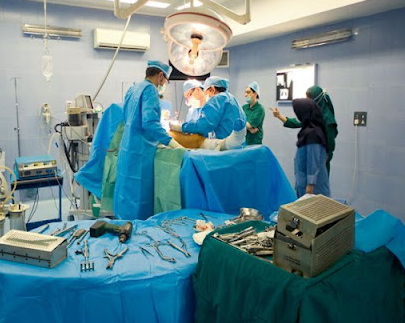 خبرگزاری وابسته به سپاه: حضور پزشک مرد در اتاق عمل زنان ممنوع شود