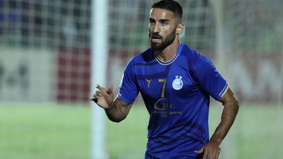 ادعای باشگاه استقلال؛ محرومیت مهرداد محمدی کاهش یافت، در دربی بازی میکند