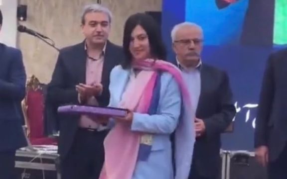 فاطمه رجبیراد، پزشکی که بدون حجاب به مراسم روز پزشک آمل رفته بود، از علوم پزشکی اخراج شد