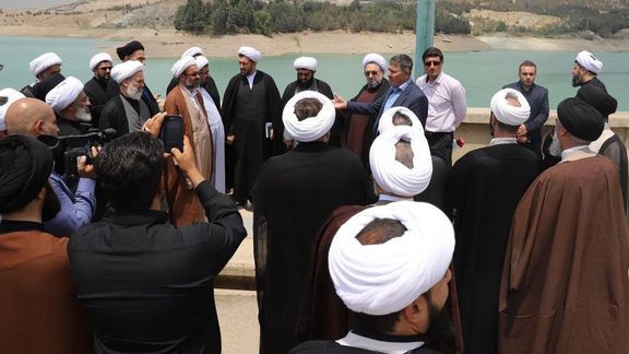 در پی بحران کمآبی؛ تعدادی از ائمه جمعه تهران از سد لتیان بازدید کردند