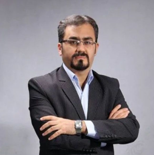 یک وکیل دادگستری برای تحمل حبس راهی زندان ساوه شد