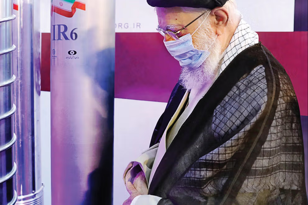 برلماني إيراني: يجب أن نصنع قنبلة ذرية لأننا دفعنا ثمنها