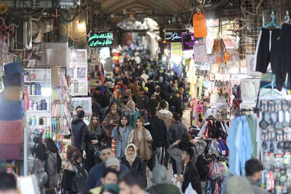 Iran’s rial falls further as threat of UN sanctions returns