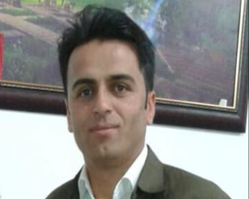 شورش نیکنام، معترض اهل مهاباد که با شلیک ماموران مجروح شده بود، جان باخت