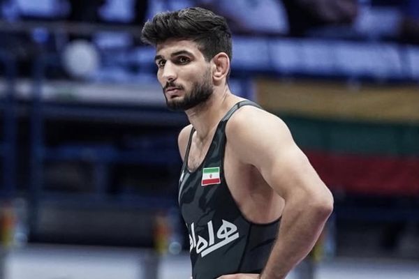 حمایت علیرضا نجاتی، ملیپوش پیشین کشتی فرنگی از اعتراضات سراسری؛ نور بر تاریکی پیروز است