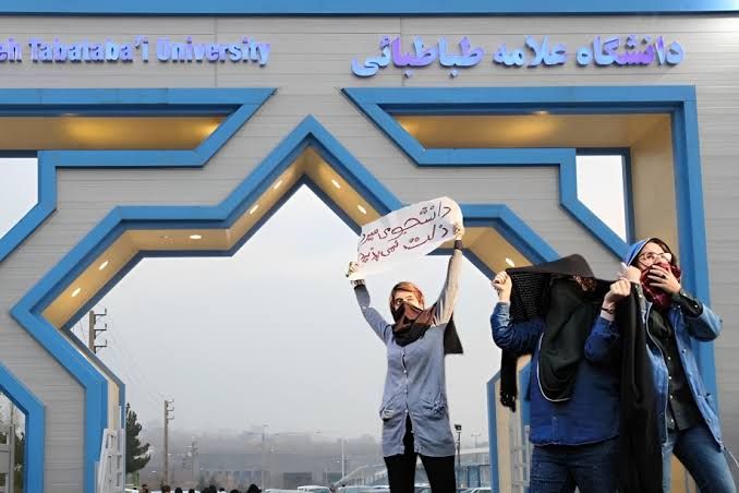 Student protesters outside Allameh Tabataba'i University in Tehran (File photo)