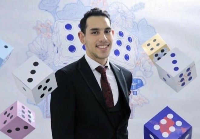 سینا کاظمی، دانشجوی معترض ۲۲ ساله، ۱۸ دی در تهرانپارس با شلیک از پشت‌سر کشته شد