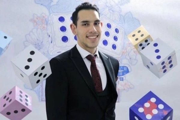 سینا کاظمی، دانشجوی معترض ۲۲ ساله، ۱۸ دی در تهرانپارس با شلیک از پشتسر کشته شد