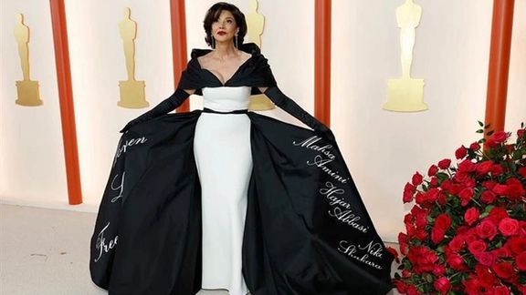 شهره آغداشلو با لباسی مزین به نام جانباختگان خیزش انقلابی در مراسم اسکار شرکت کرد