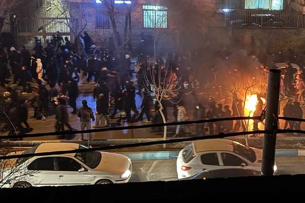 پیام مخاطب از شاهرود: از بام بیمارستان زنان به معترضان شلیک کردند