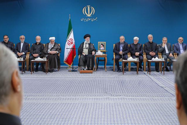 مقام پیشین اطلاعاتی اسرائیل: تهران برای آماده شدن در برابر حمله احتمالی زمان میخرد