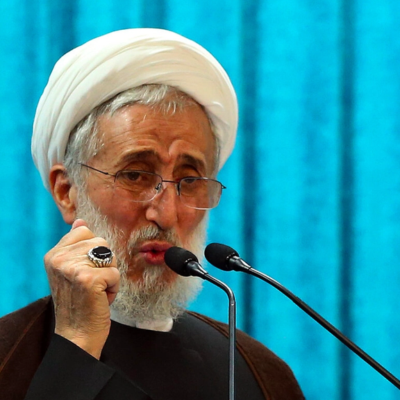 امام جمعه تهران: در موضوع حجاب باید غافلان را از خطر نجات دهیم