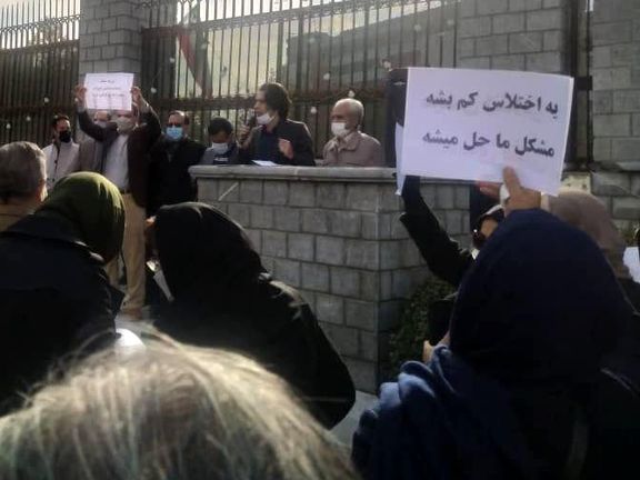 معلمان در اعتراض به عدم اجرای طرحهای رتبهبندی و همسانسازی تجمع سراسری برگزار کردهاند