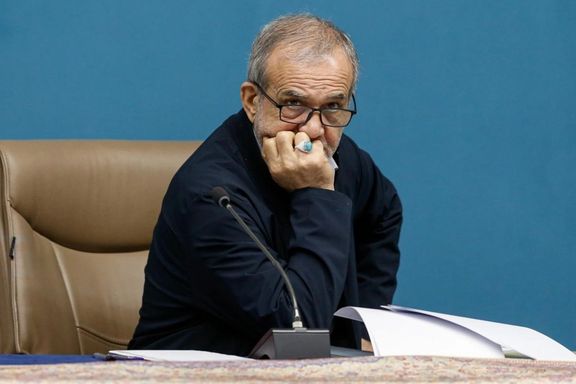 استاد جامعهشناسی دانشگاه تهران: پزشکیان در مقابل جامعه قرار گرفته است