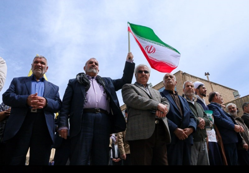 The bazaar finally breaks with the Islamic Republic