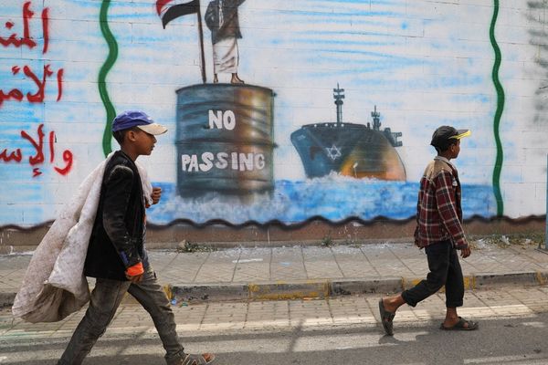 Iran-Backed Houthis Escalate Red Sea Attacks Despite US Strikes