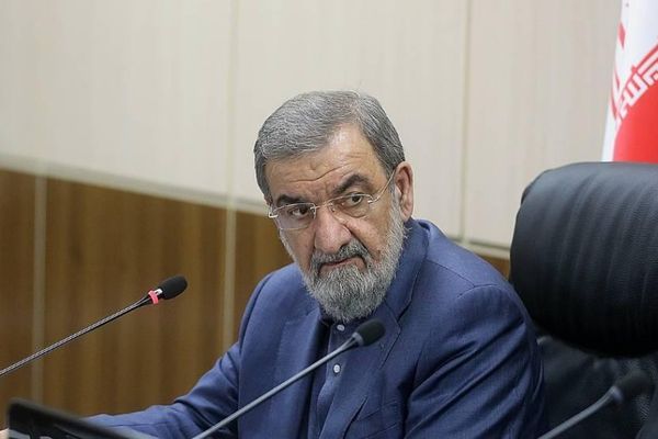 محسن رضایی: آمدند رییس جمهوری ونزوئلا را بردند