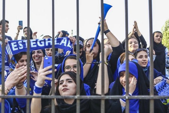 پاسخ هممیهن به کیهان؛ زنان قرار نبود چیزی را کنترل کنند، میروند فقط فوتبال ببینند