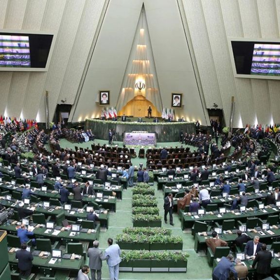 طرح دولت برای حذف ماده ۴۱ قانون کار، حداقل دستمزد کارگران را محدودتر میکند