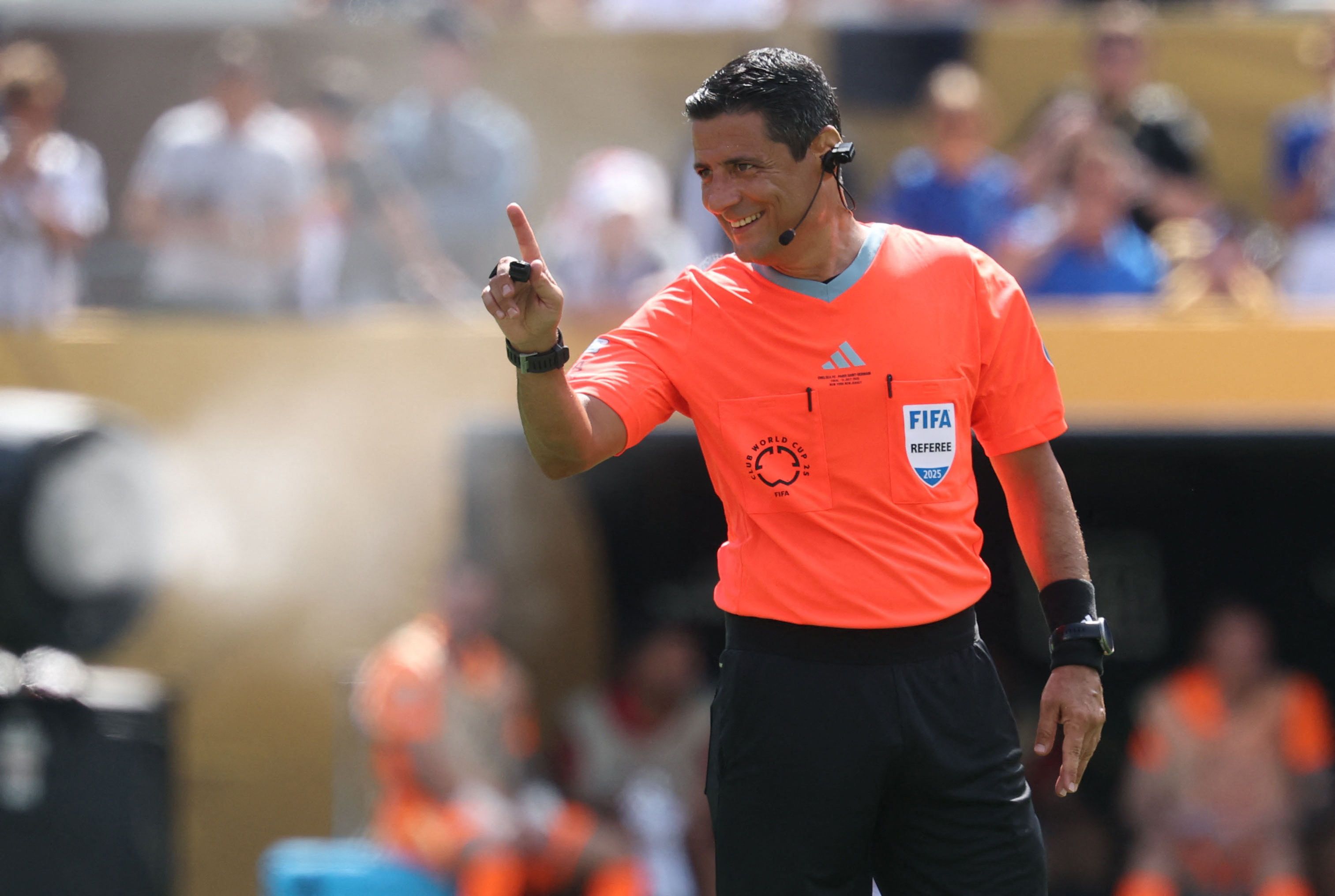 علیرضا فغانی: عصر حجر یعنی هوای مازوت‌سوز سرطان‌زا، تورم ساعتی و قحطی دارو