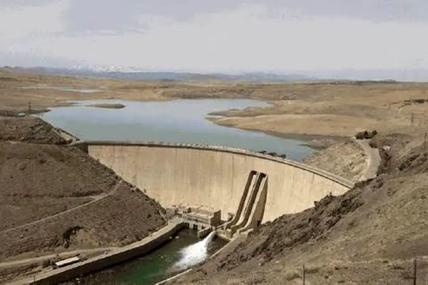 Iran’s dam reserves fall sharply as drought reshapes central villages