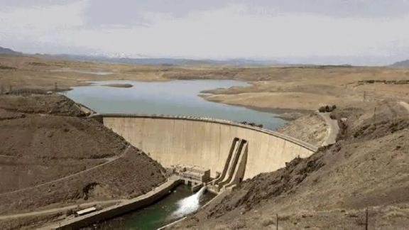 Iran’s dam reserves fall sharply as drought reshapes central villages