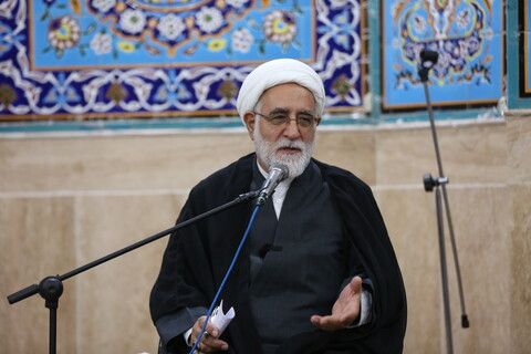 قائم مقام مدیر حوزه علمیه قم: مسئولان باید از مسجد کمک بگیرند