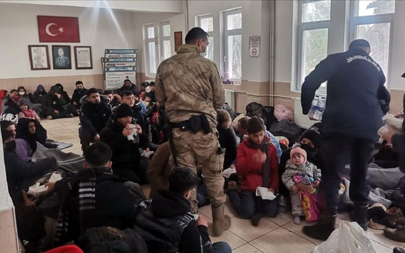 لاجئون إيرانيون يتعرضون لضغوط في تركيا.. ومخاوف من ترحيل نشطاء حقوقيين إلى إيران 