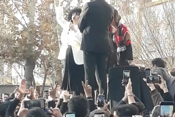 الاتحاد الأوروبي: اعتقال النشطاء في "مشهد" بإيران "مثير للقلق الشديد"