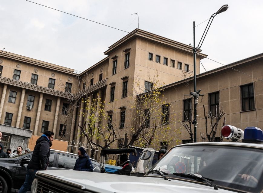 الكشف عن تفاصيل جديدة حول مقتل القاضيين الإيرانيين مقيسه ورازيني