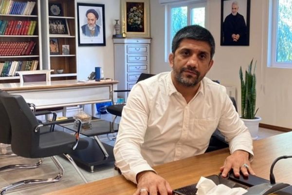 إقامة رئيس اتحاد المصارعة الإيراني في أميركا أُلغيت رسميًا بسبب مواقفه السياسية