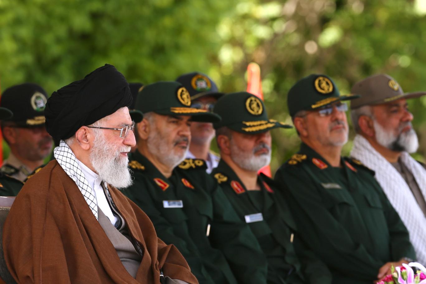 بيان متأخر للحرس الثوري الإيراني يعد بهزيمة المعارضة السورية  