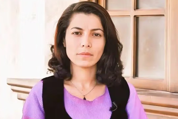 حکم اعدام وریشه مرادی، زندانی سیاسی، در دیوان عالی کشور نقض شد