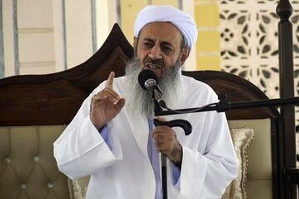 زعيم أهل السنة في إيران ينتقد أزمات الدواء والمياه والبيئة.. وسط أجواء أمنية في زاهدان
