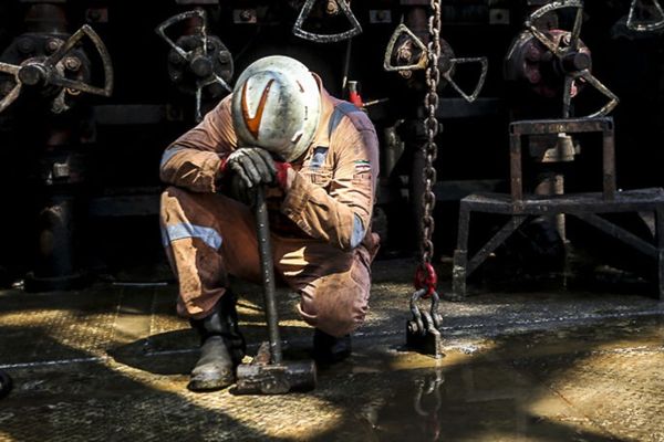 احتجاجا على "سياسات النهب وإشعال الحرب".. منظمات إيرانية: نظام طهران يشن حربًا على معيشتنا