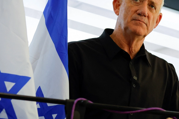 وزير الدفاع الإسرائيلي السابق: قد نضطر إلى شنّ هجوم على إيران مرة أخرى