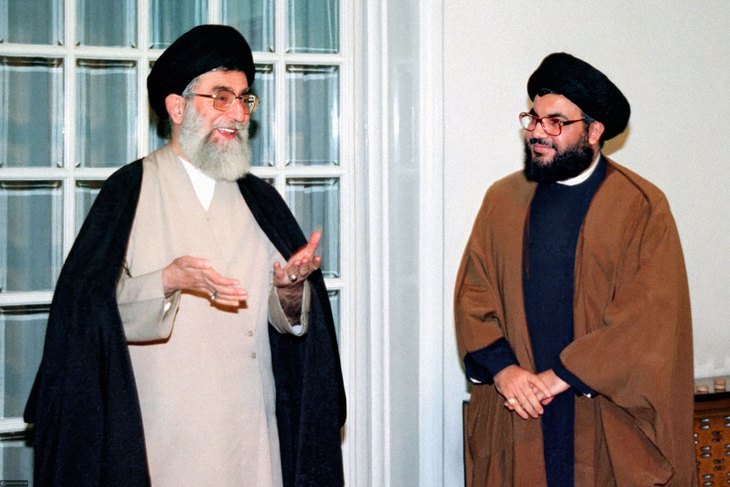 هدیه خامنه‌ای به لبنانی‌ها بیشتر از کل بدهی دولت به داروخانه‌ها